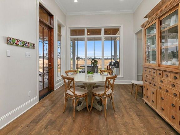 3rd image of 6415 White Oleander Cir