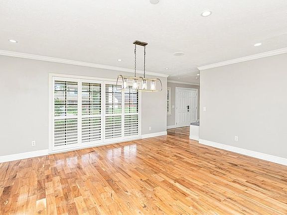 4th image of 1010 MALLOW WAY