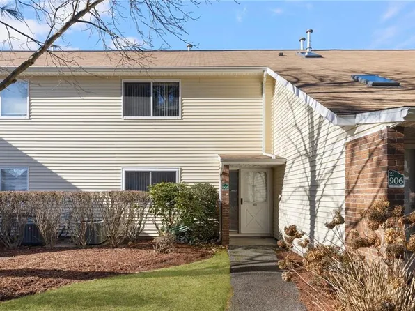905 Halifax Dr #905, Warwick, RI 02886
