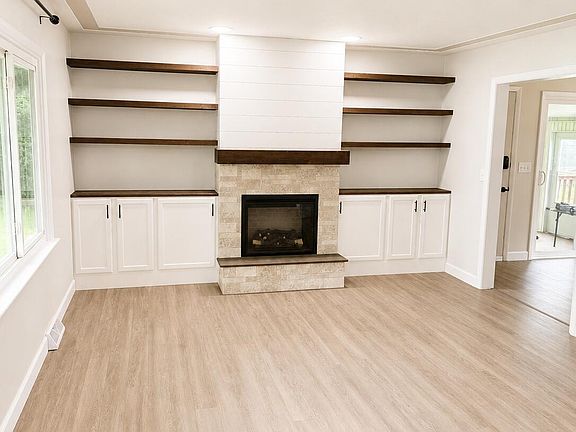 5th image of 3302 Northview Dr