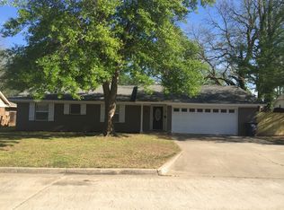 8 Comanche Dr, Shawnee, OK 74801