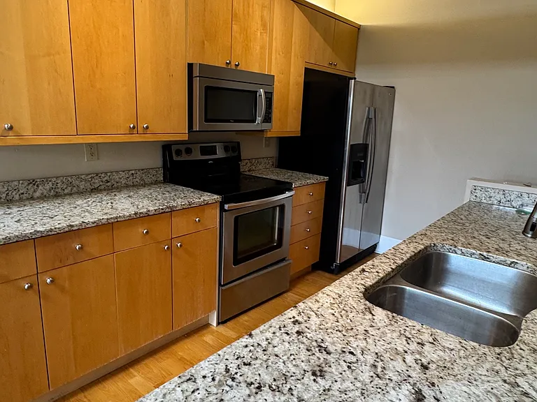 803 E 6th St #501 — Photo 3