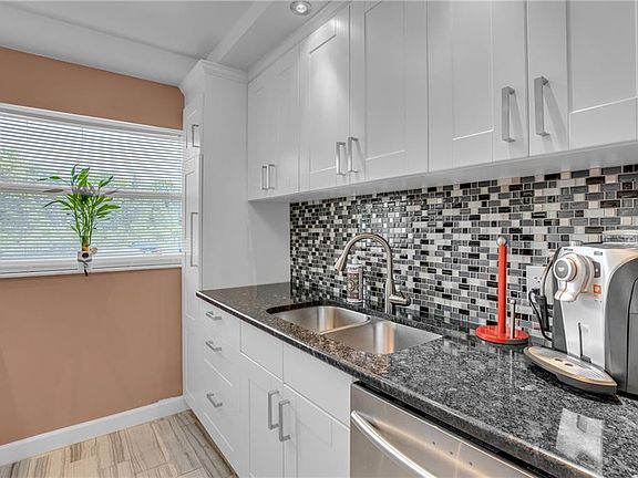 3rd image of 1303 S Hercules Ave APT 3