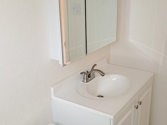 5th image of 1315 Columbine St APT 203