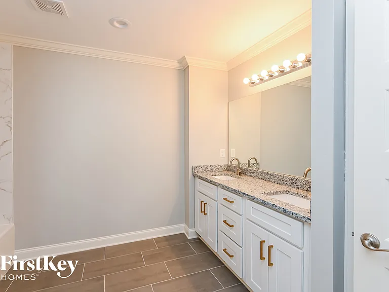 1246 Pless St NW — Photo 9