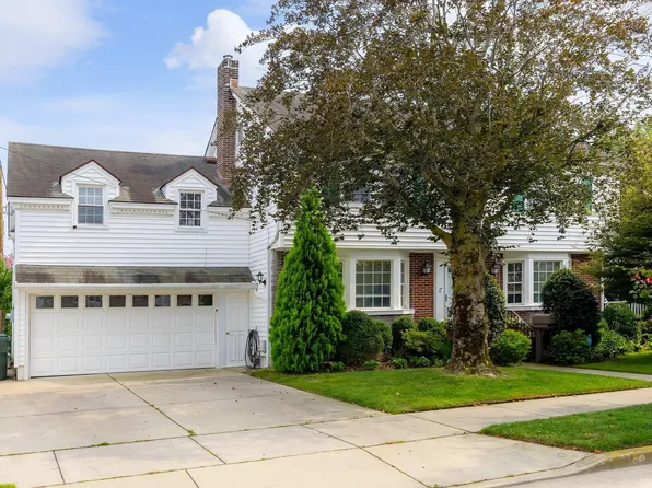 8702 Winchester Ave, Margate, NJ 08402