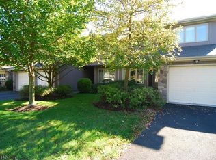 8 Carswell Ct, Basking Ridge, NJ 07920