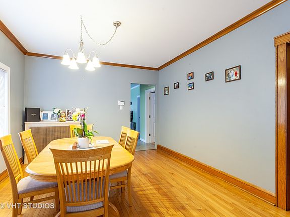 3rd image of 5040 W Cullom Ave