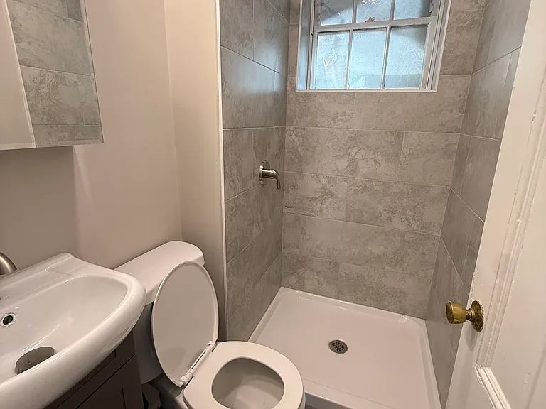 38 Walnut St #4 — Photo 27