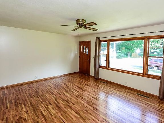 2nd image of 513 1st St W