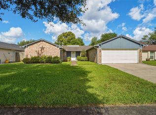 17330 Herrnhut Dr, Webster, TX 77598