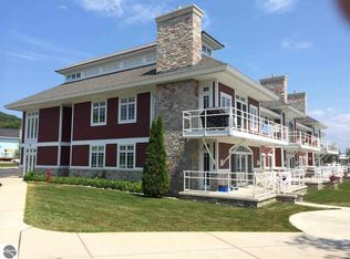 16 S 2nd St #6, Frankfort, MI 49635