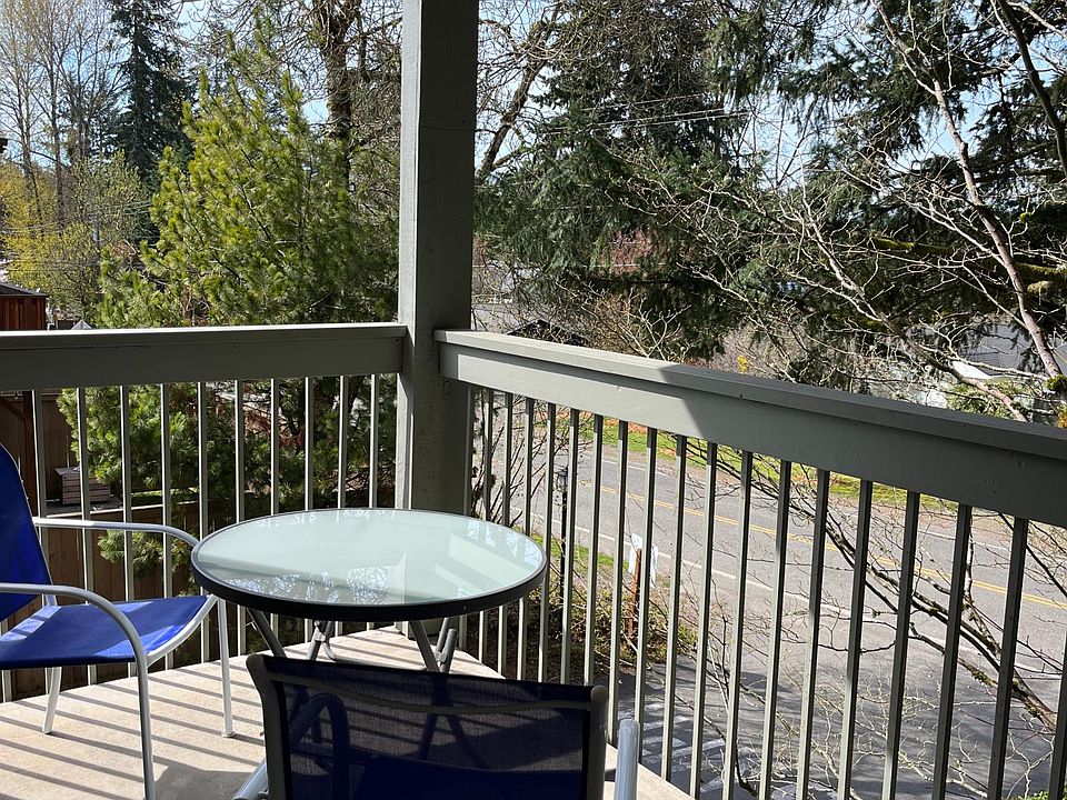 balcony looks over Grow Ave
