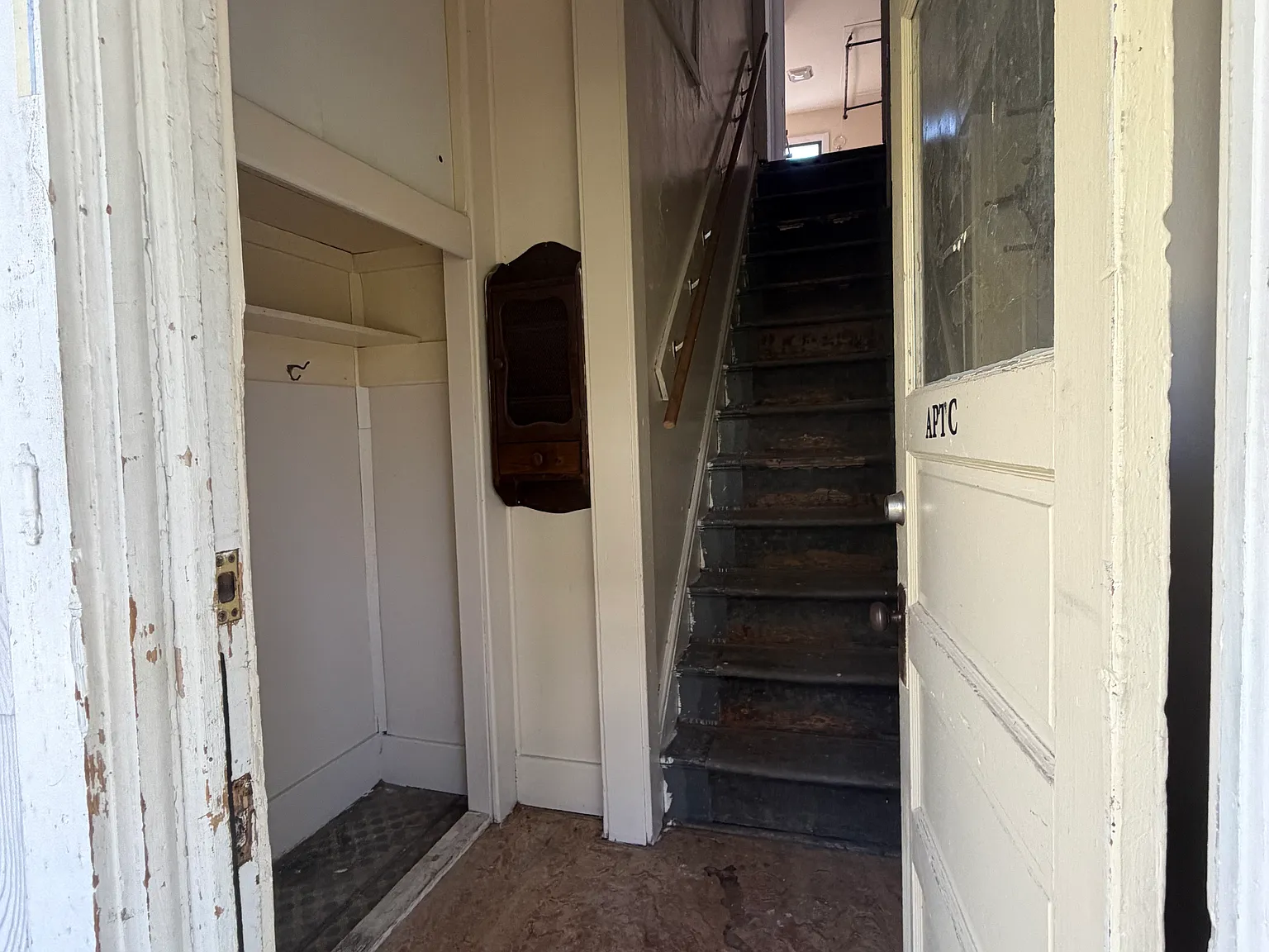 2 bed, $700 — Photo 2
