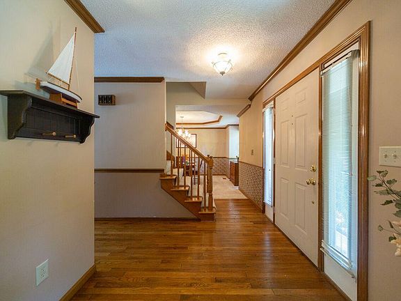 3rd image of 5617 Sells Mill Dr
