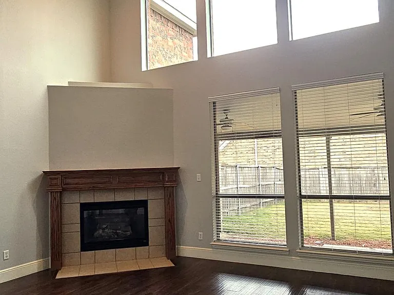 6901 Millerd Pond Dr — Photo 2