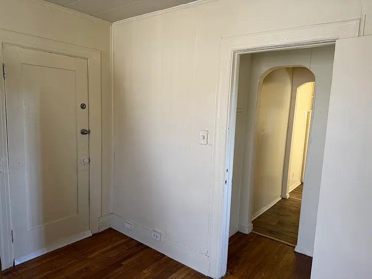 1224 Waterloo St #1224 — Photo 1