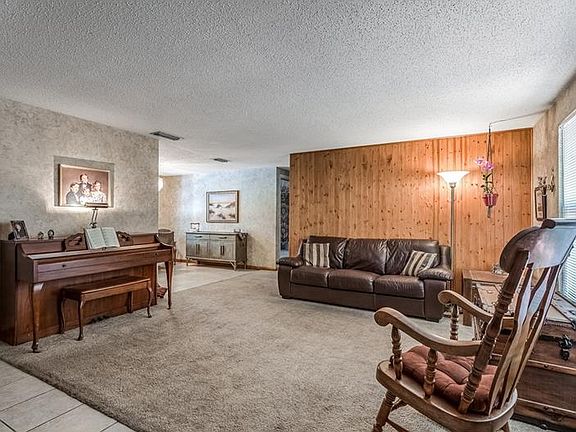 3rd image of 12613 Twisted Oak Dr