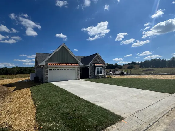 8211 S Westmead Dr, Newberry, IN 47449