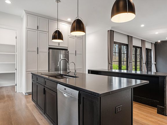 18th image of 925 Weeping Willow Rd #D