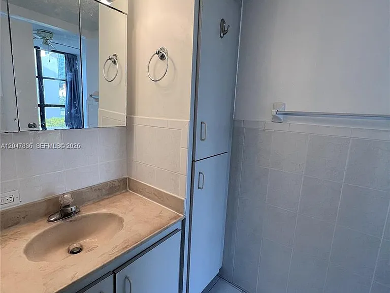17011 N Bay Rd #816 — Photo 13