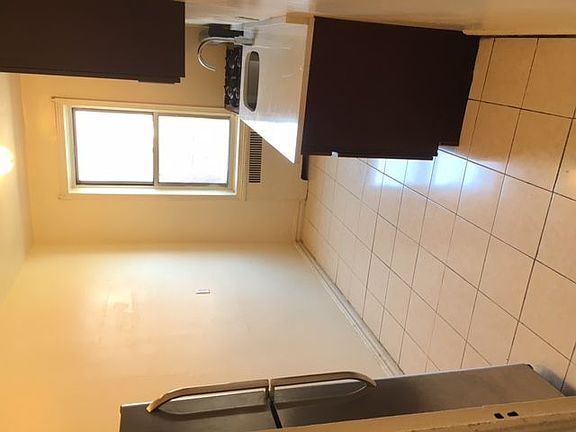 3rd image of 100 Winthrop St APT 5A