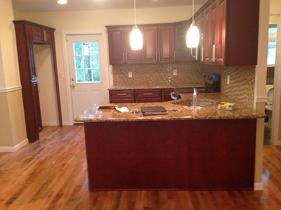 4th image of 938 E 227th St #1