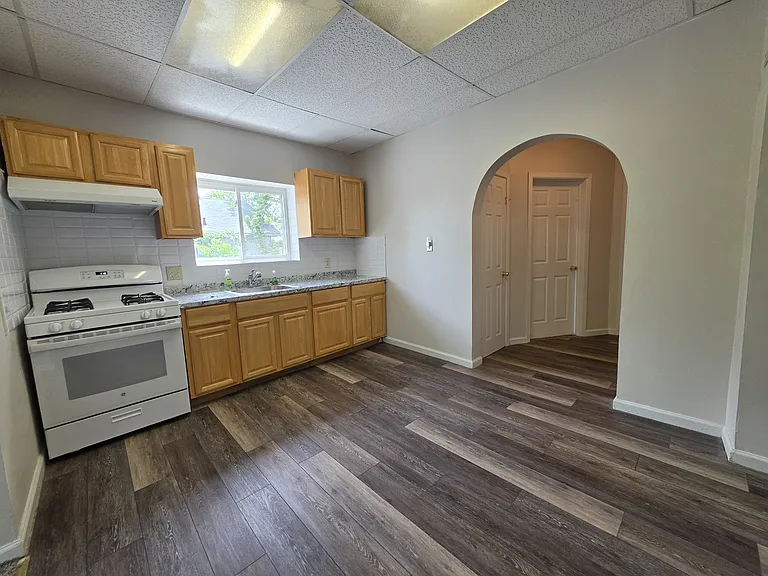 1366 E 58th St #3 — Photo 9