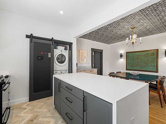5th image of 147 Longwood Ave #2