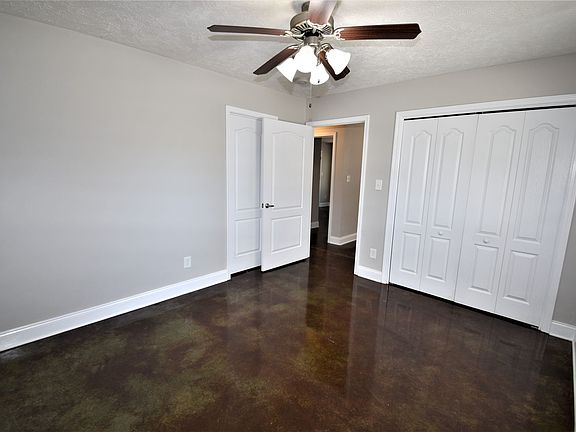 5th image of 333 Rossview Rd APT A
