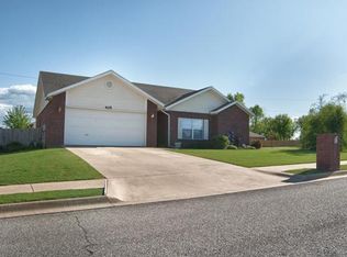 405 Pioneer St, Lowell, AR 72745