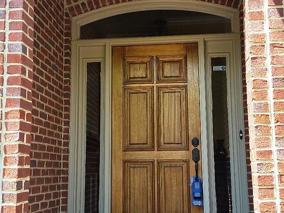 2nd image of 941 Village Green Ave