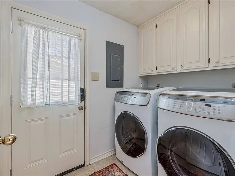 1806 Rosebud Ct — Photo 15