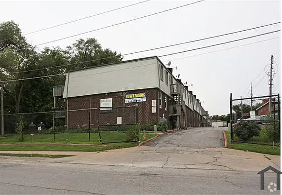 8150 Troost Ave