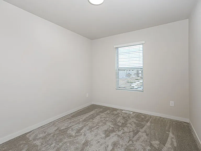 1835 Kingfisher Cir — Photo 20