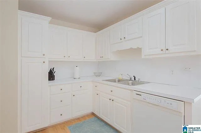 123 Saint Charles - 123 — Photo 2