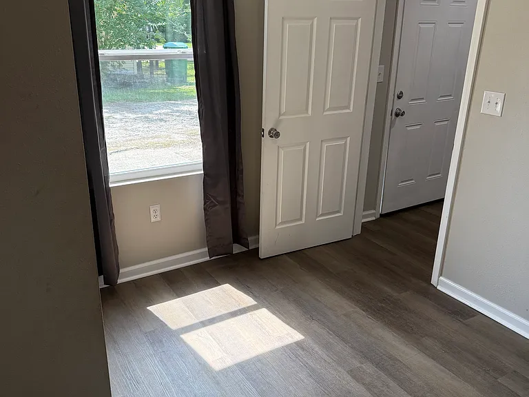 1028 Tucker Ave #C — Photo 12