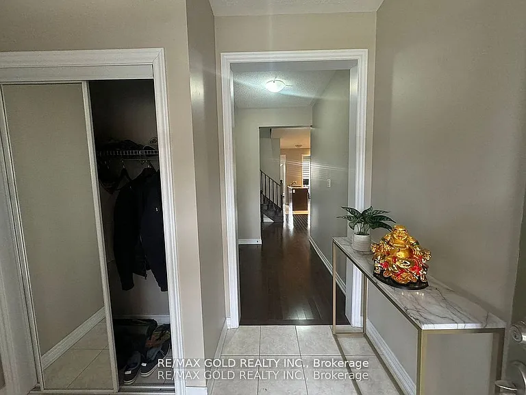 244 Sky Harbour Dr — Photo 3