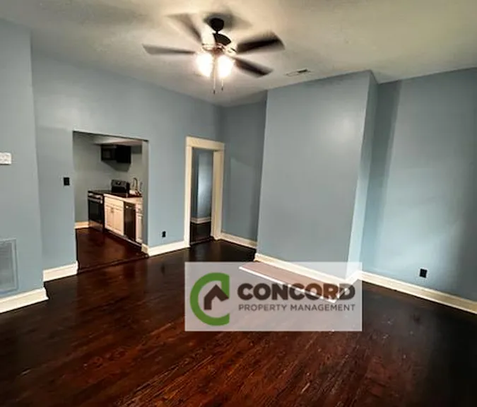 1007 W Market St #D — Photo 9
