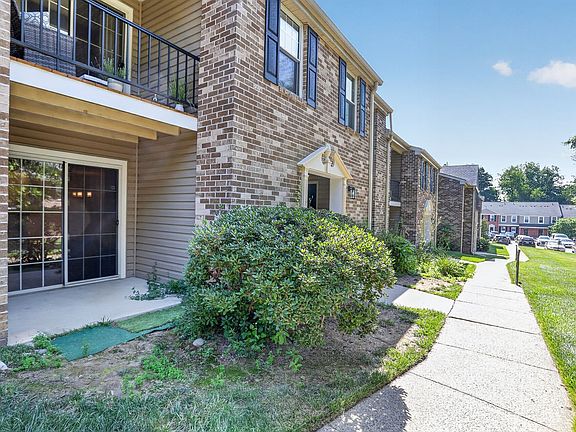 3rd image of 69 Ramsgate Ct
