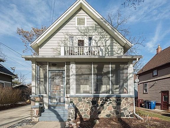 2nd image of 1106 W Washington St