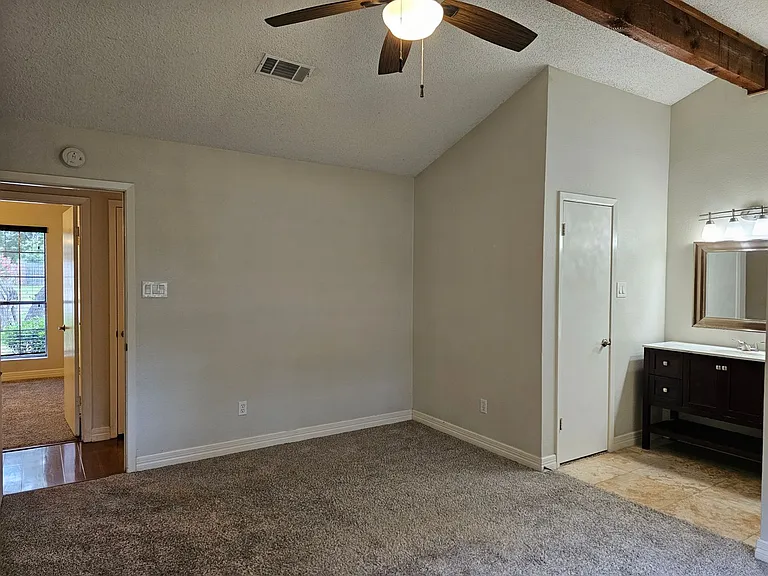 704 Chestnut Xing — Photo 18