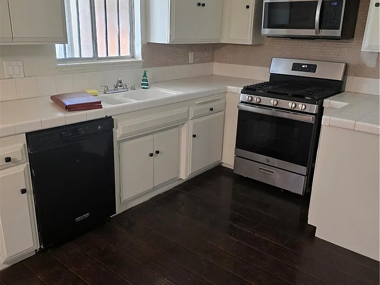 766 E Pillsbury St — Photo 22