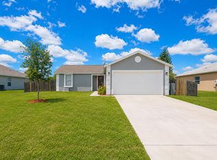 1049 SW McCracken Ave, Port Saint Lucie, FL 34953