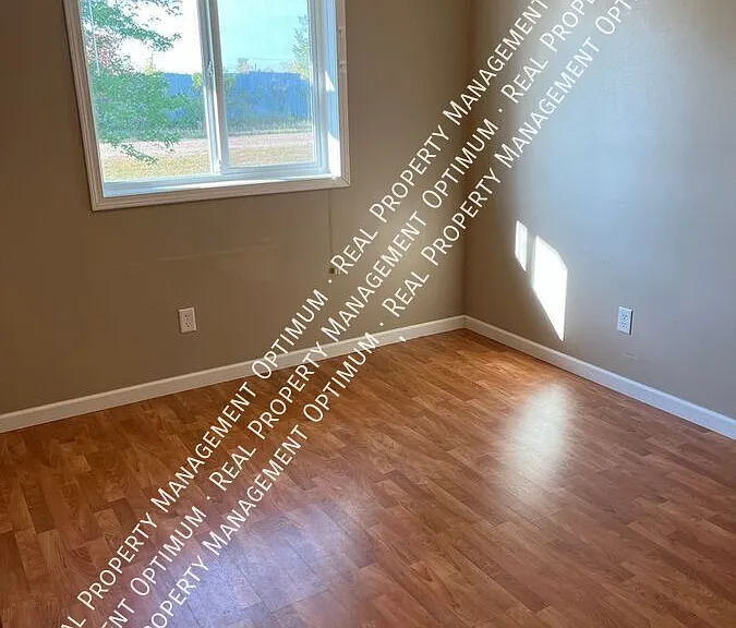 4709 Short St NE — Photo 8