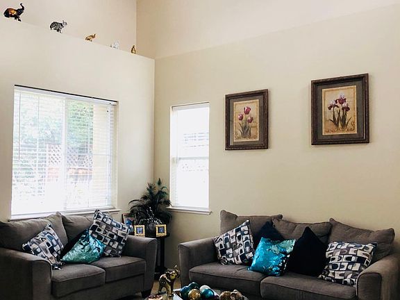 4th image of 2122 Cabana Ln