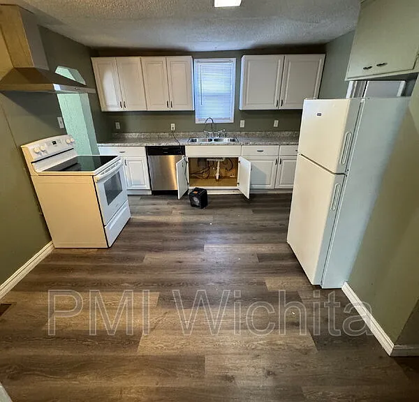 1931 S Washington Ave — Photo 7