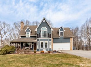 27 Justice Dr, Leicester, NC 28748