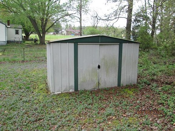 4th image of 2246 Carroll Ave