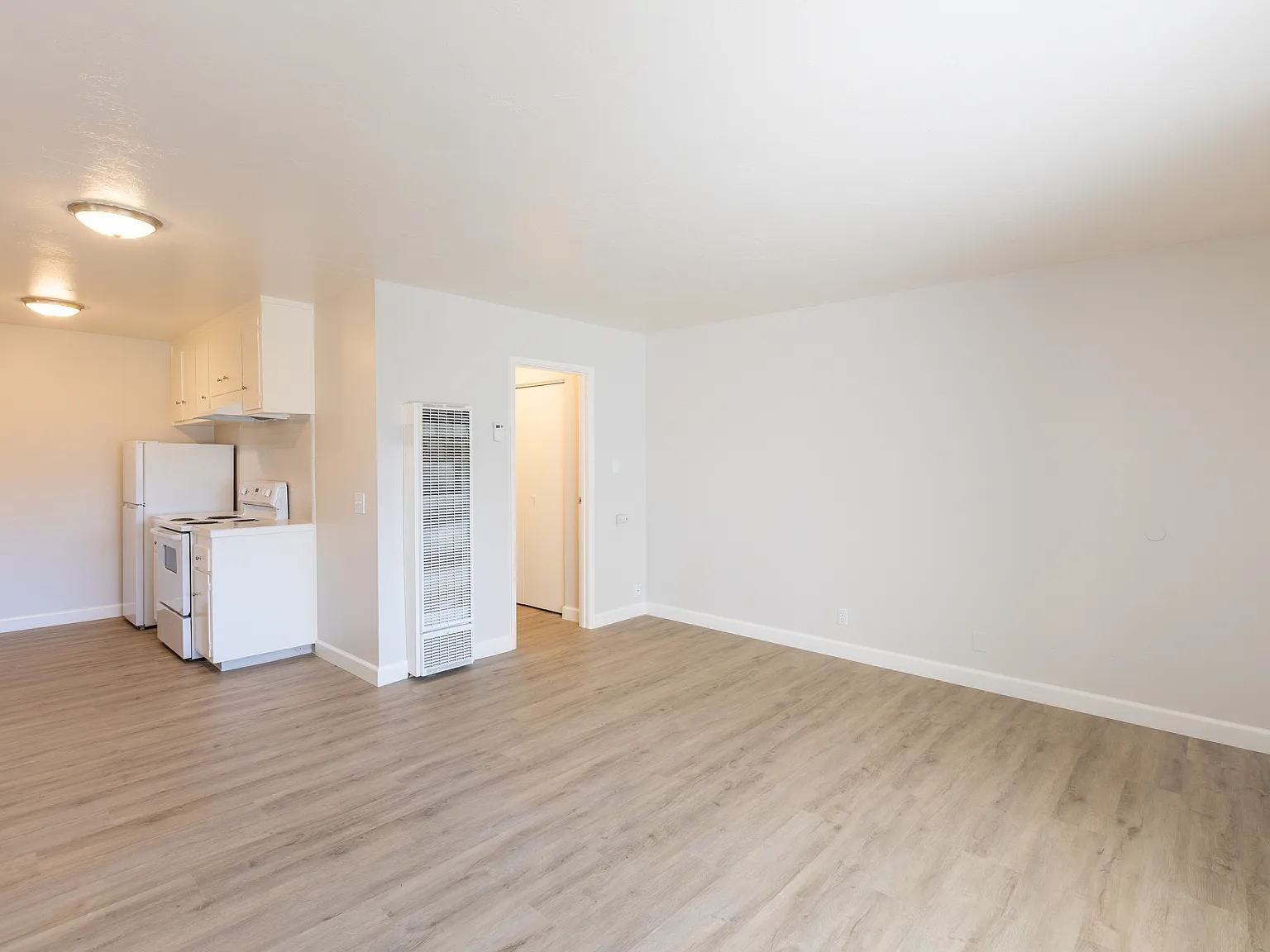 301 E Okeefe St — Photo 3